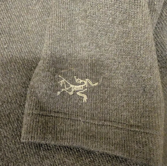 🌟40% OFF SALE Arc'teryx Navy Blue Laina Fleece Cowl Neck Sweater - Picture 3 of 7